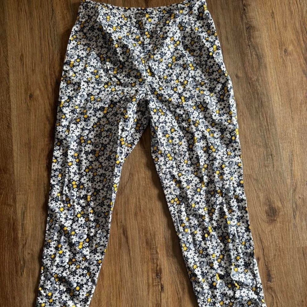 old navy trousers